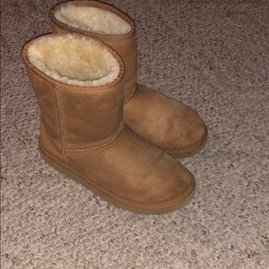 Chestnut short ugh boots